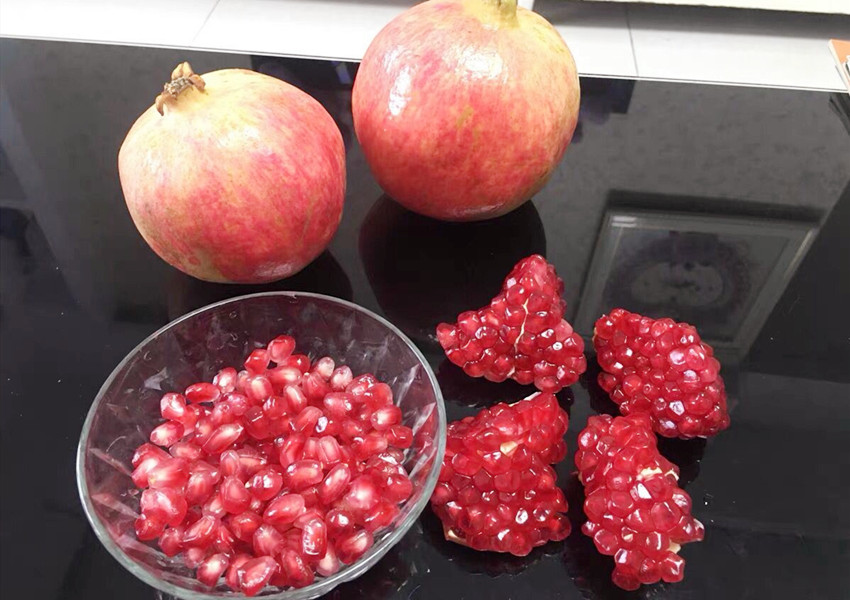 石榴的正确打开方式,剥干石榴小窍门是什么