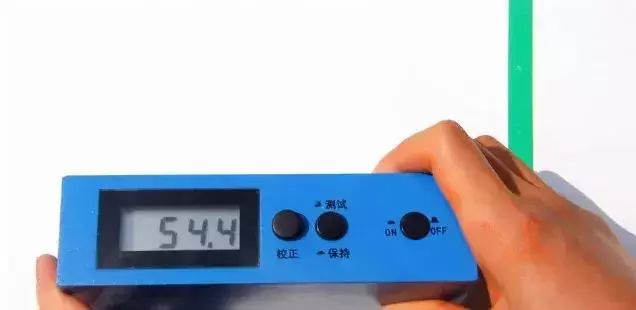 冬天车子灰尘大怎么办,灰尘渗透车漆怎么去除