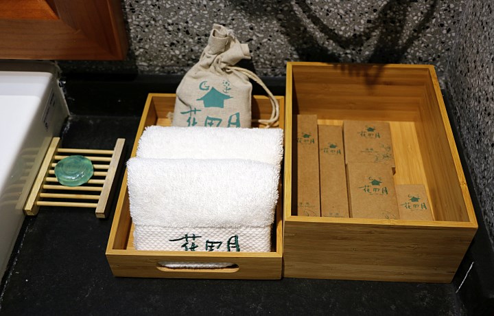 来袁家村花田月下住民宿,咥陕西美食、泡酒吧,逛民俗!