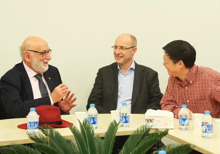 鍥介檯绀句細澹版彺涓浗鎶楃伨鏁戞彺,鍥介檯鍚勭晫鍔涙尯涓浗