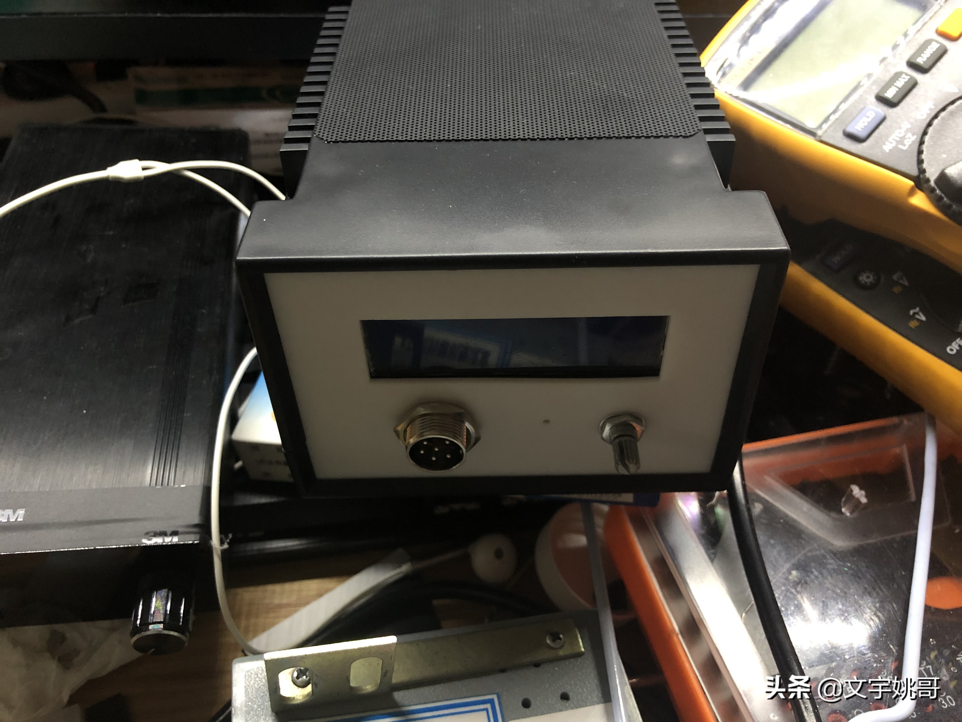 还在玩T12吗?快来看看用WY710高频烙铁主板组装台高性能高频烙铁