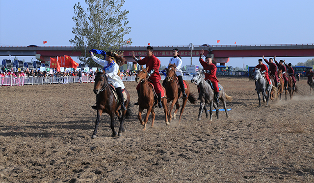 一马当先震撼视频,一马当先看起来很长的题目