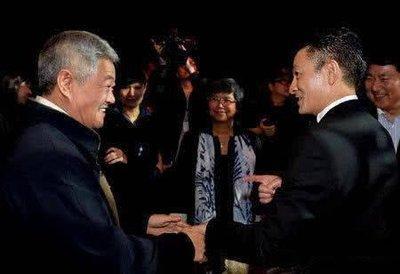 夸张宴请马云，买2亿私人飞机，到头来却仍被王思聪嘲笑是农民