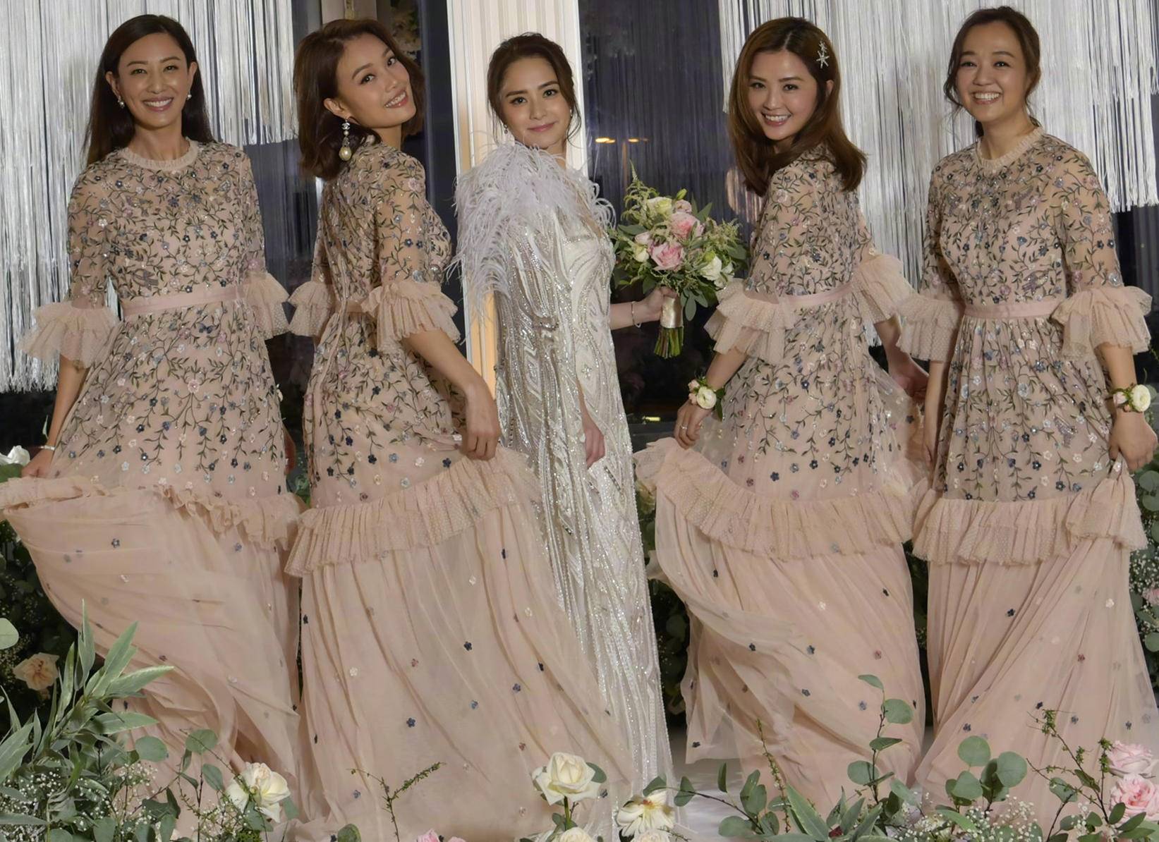 阿娇最漂亮的伴娘服,阿娇伴娘服装图片