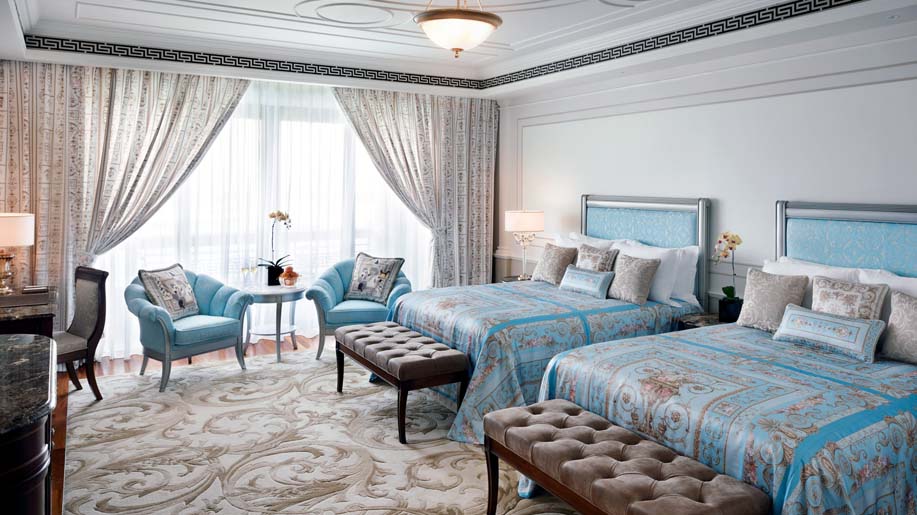 姚晨、许凯都爱范思哲手表，VERSACE范思哲是几线奢侈品牌？