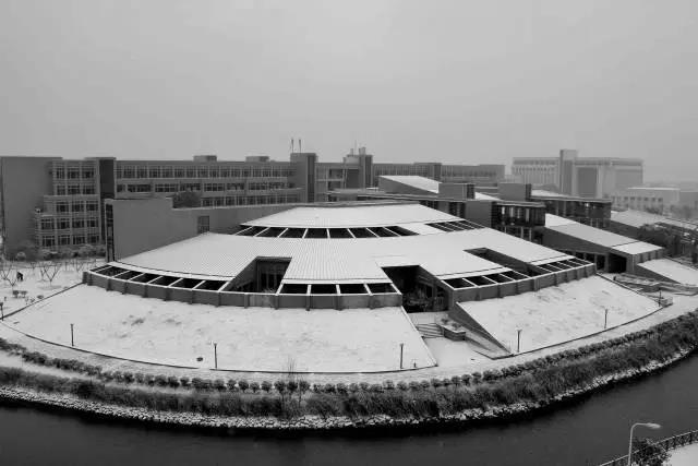 坐拥16个食堂、豪华宿舍和校内鸟巢!中南大学才是真正的超高颜值!