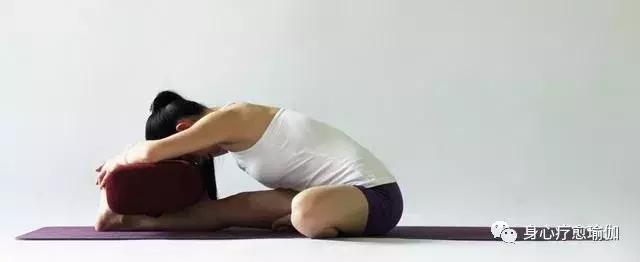呼吸控制练习瑜伽,瑜伽练习时怎样吸气呼气