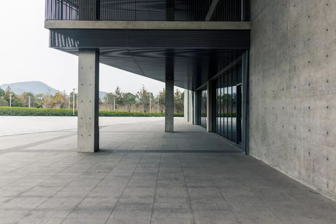 进了图书馆就不想走了的文案,进了图书馆就不想走了