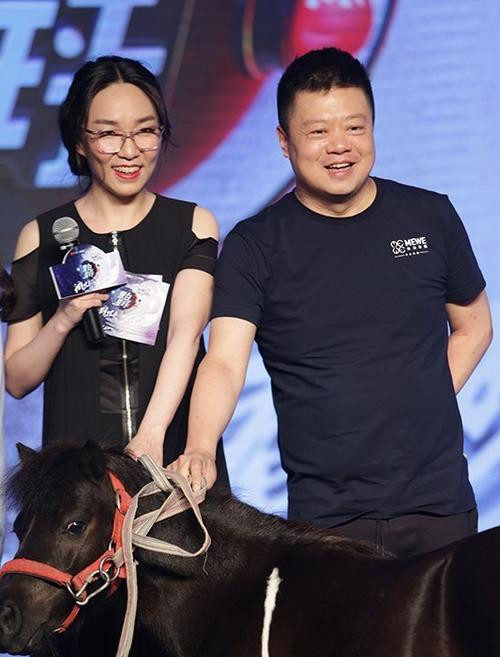 看着精明怎样才能看着傻,看着挺精明一个人总干傻事