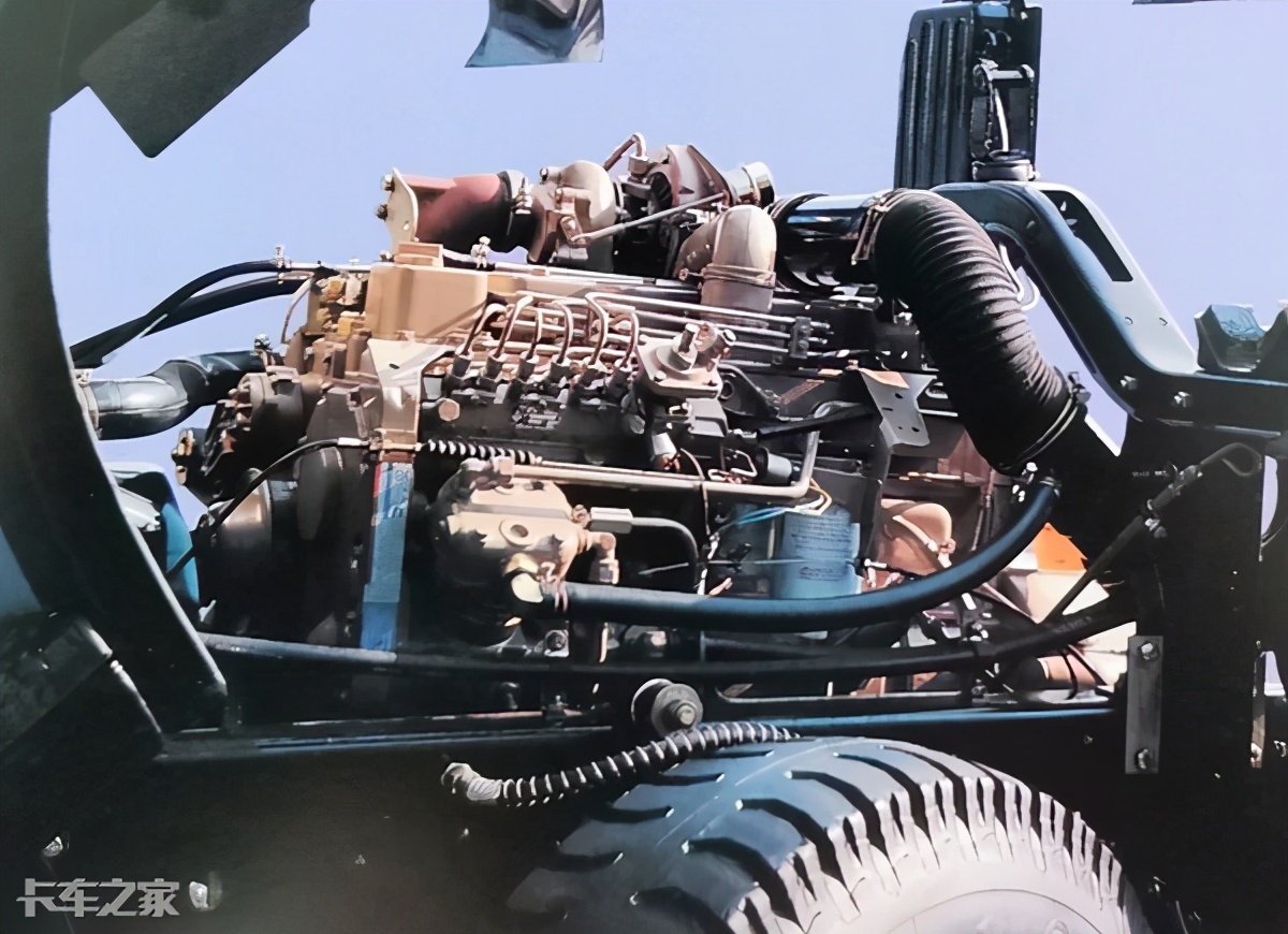 90年代东风小货车,90年代东风带卧铺的尖头卡车