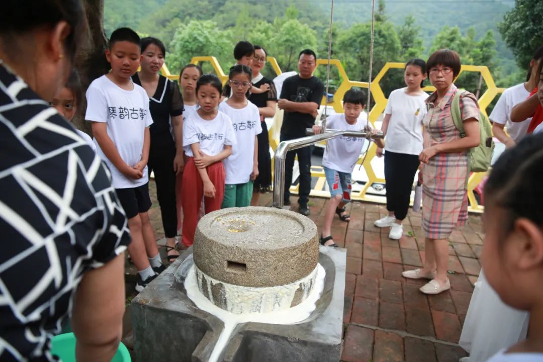 组图:武平县琴韵古筝行六一暨周年庆亲子活动圆满举行