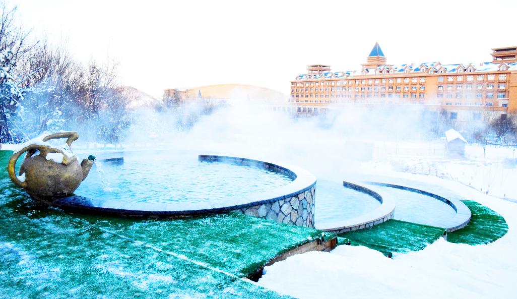 泡温泉享受惬意,海滨温泉泡温泉