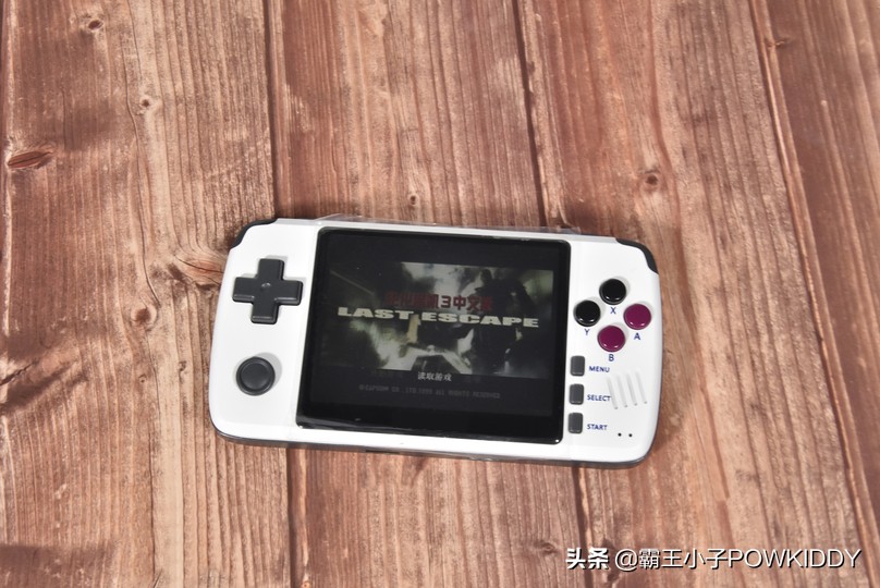 3.5寸ips屏,能玩3a大屏大作百元掌机推荐