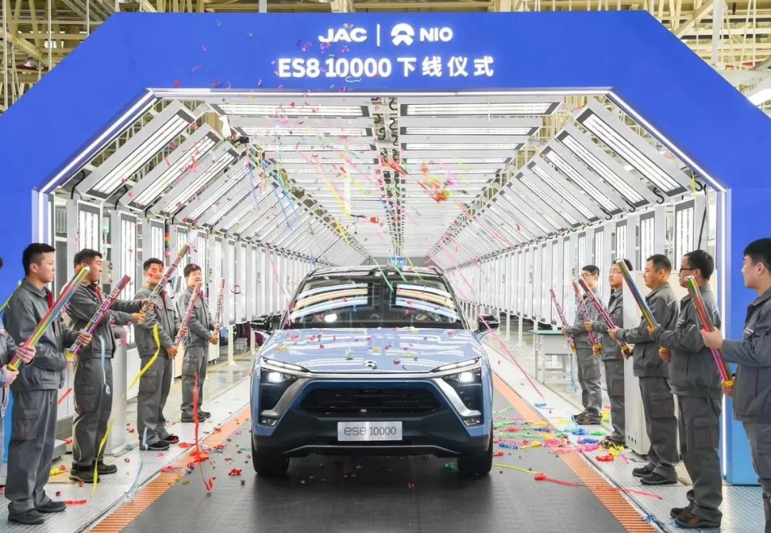 小鹏和蔚来es8,蔚来es8是不是小鹏