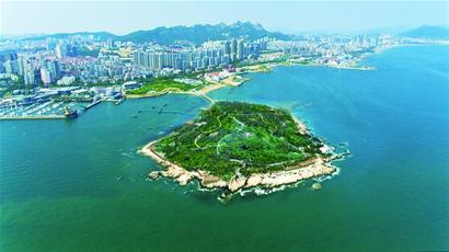 青岛是个很美的海滨,青岛被称为东方瑞士的原因