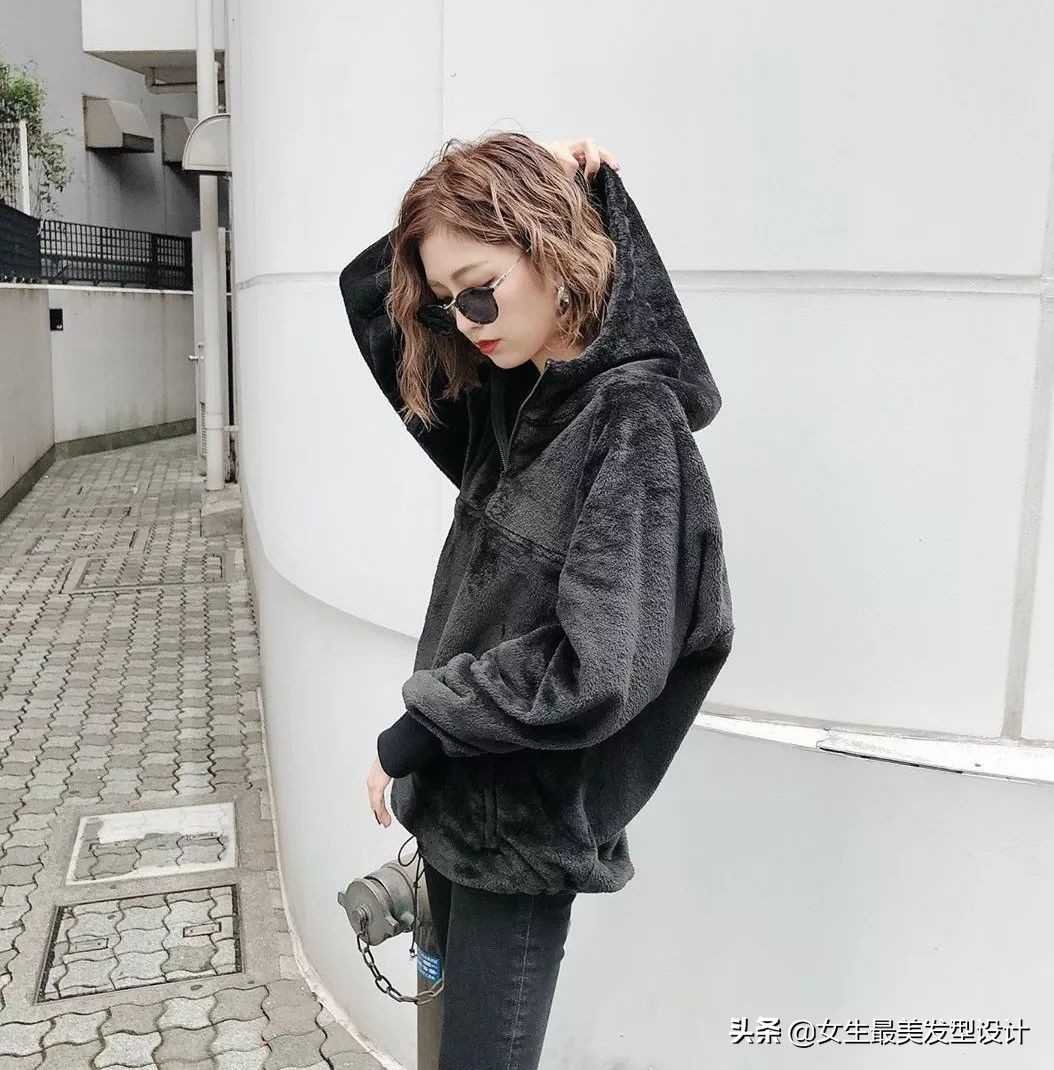 烫短卷发教程自己烫,烫个什么卷发好看又简单