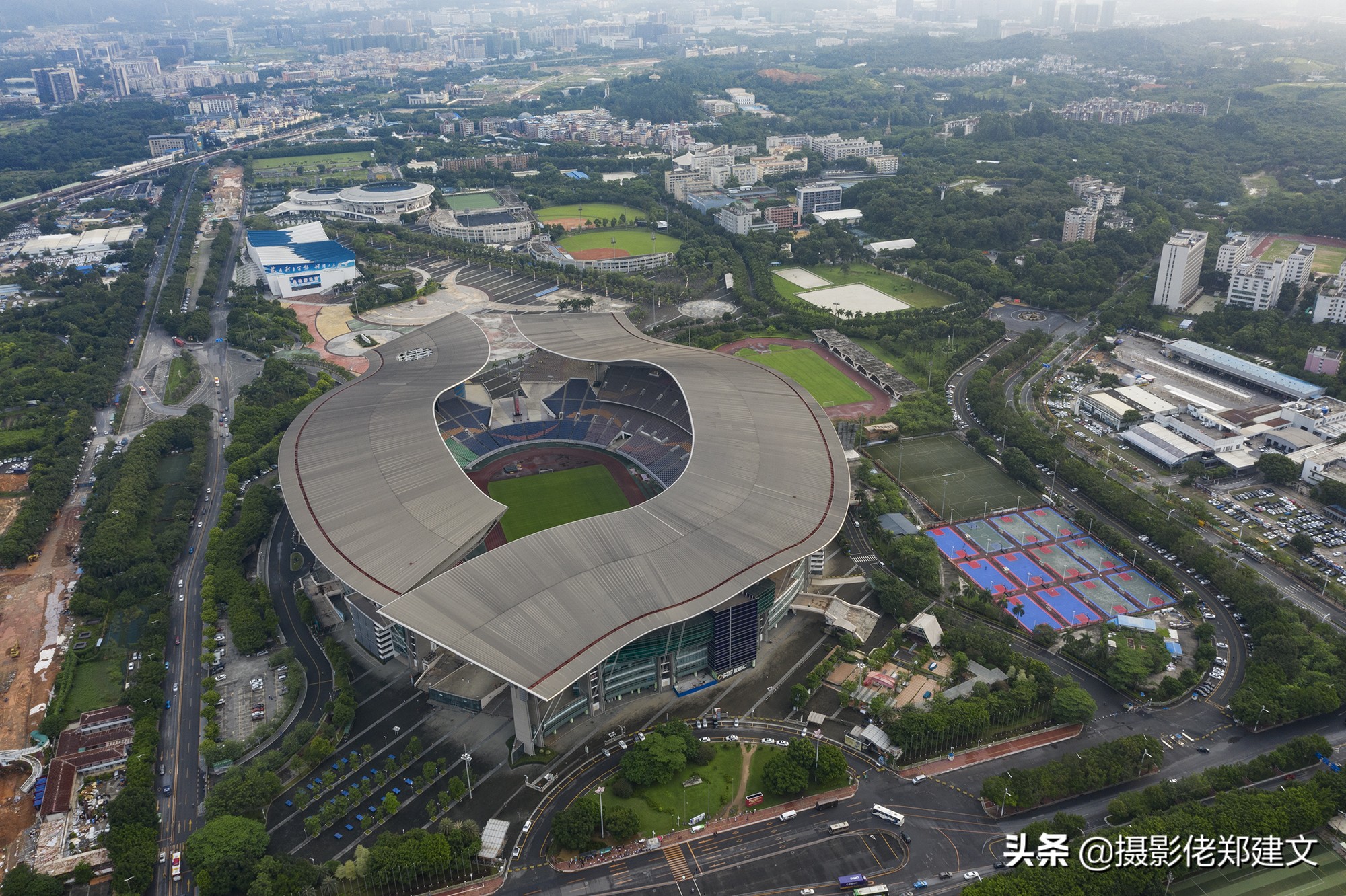 广东奥林匹克体育中心在翻新了吗,昔日奥运冠军现状