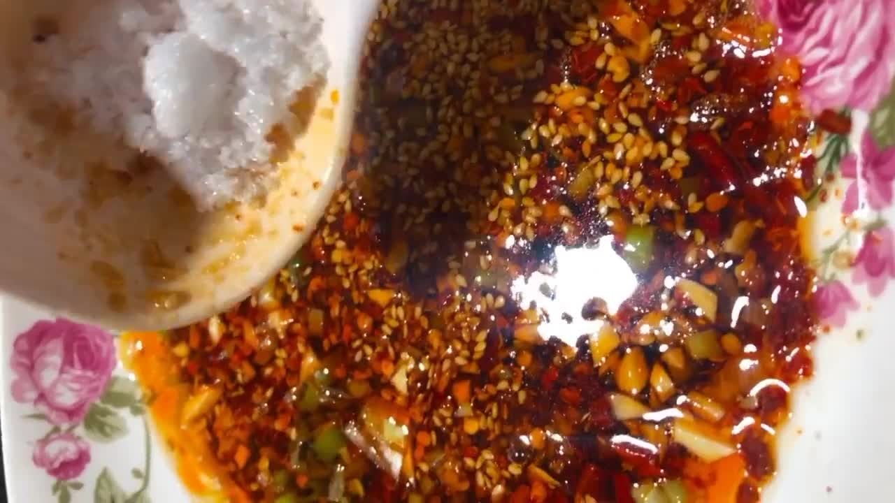 1分钟学会万能凉拌料汁凉拌菜,凉拌菜的凉拌汁怎么拌才能好吃