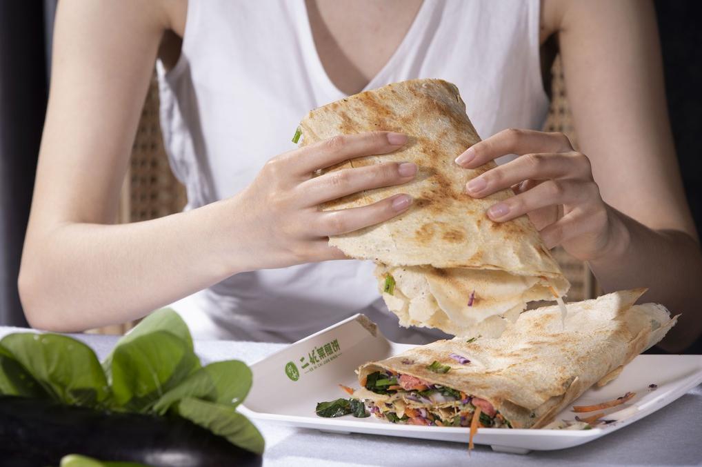 邻村二妮家的煎饼,东海二妮菜煎饼哪家好吃