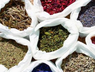 中药导致肝损伤转氨酶会升到多少,喝中药成了肝损伤医生有责任吗