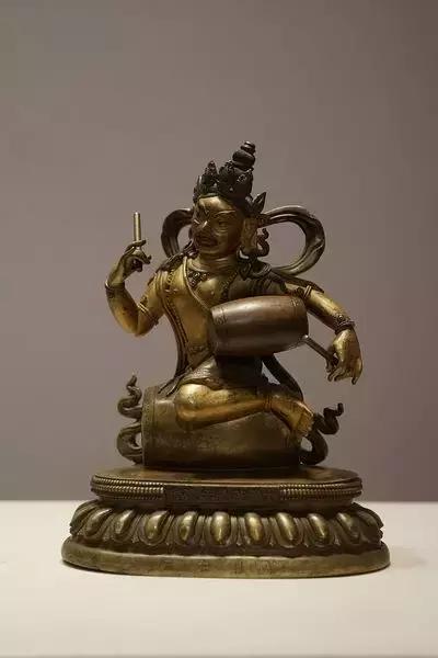 清代铜鎏金佛像的鉴定,清代铜鎏金无量寿佛像