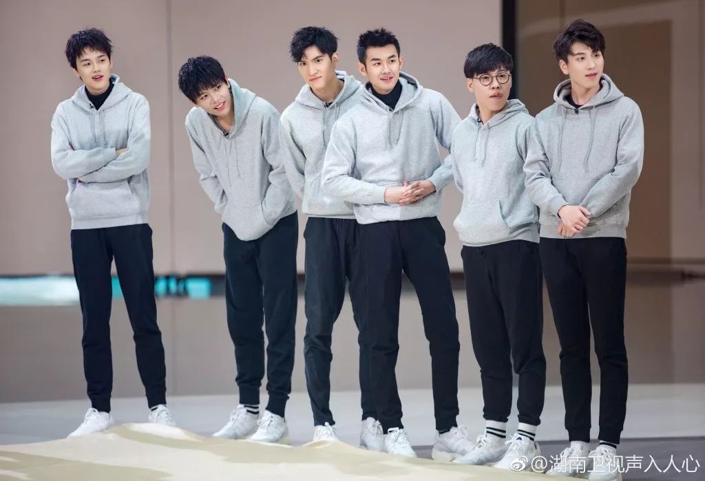 一开始我以为爱上了实力派,没想到他们还全是梗王