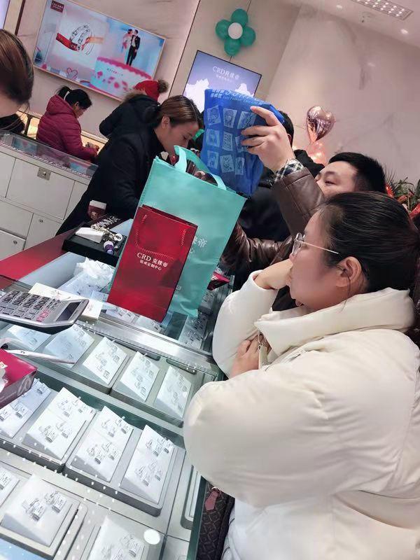 庆美珠宝旗下代理再添新品牌克徕帝进驻襄阳掀起钻石定制时尚风