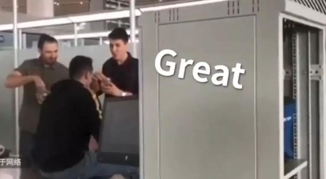 男童被继母虐待成植物人，生父被以虐待罪及遗弃罪起诉