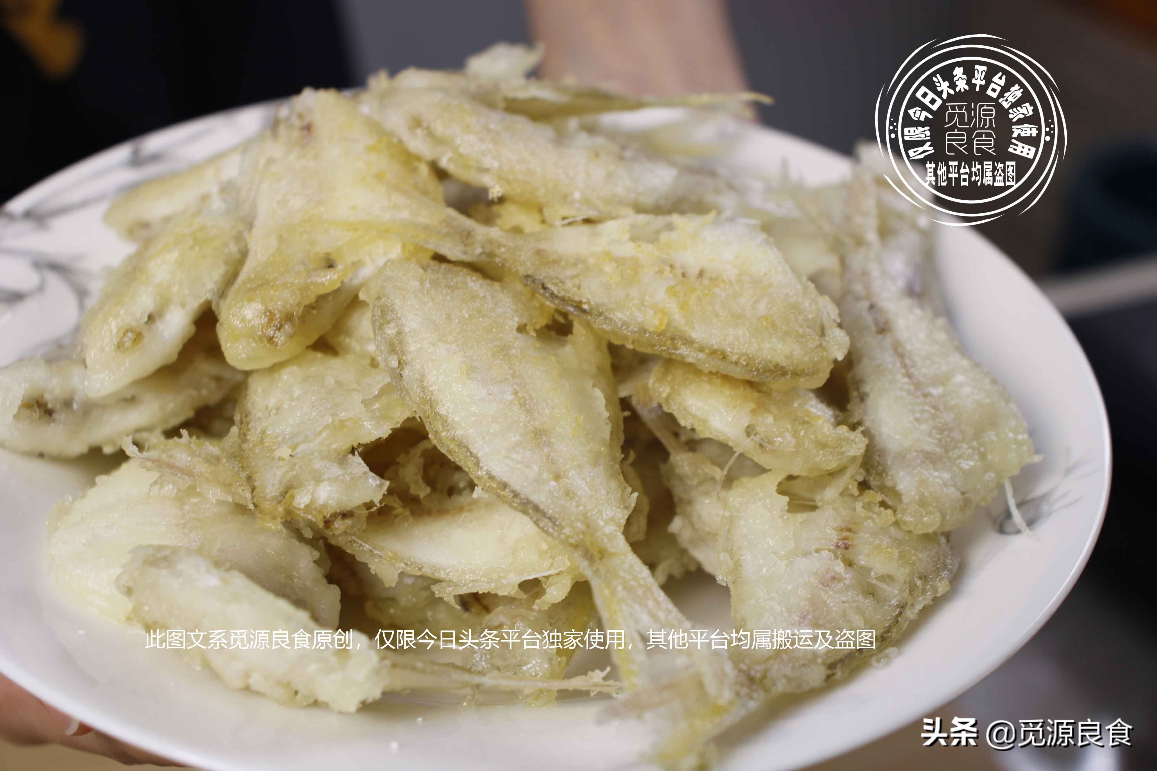 30条剥皮鱼,半碗大蒜头,教你特简单的做法,出锅比小龙虾还美味