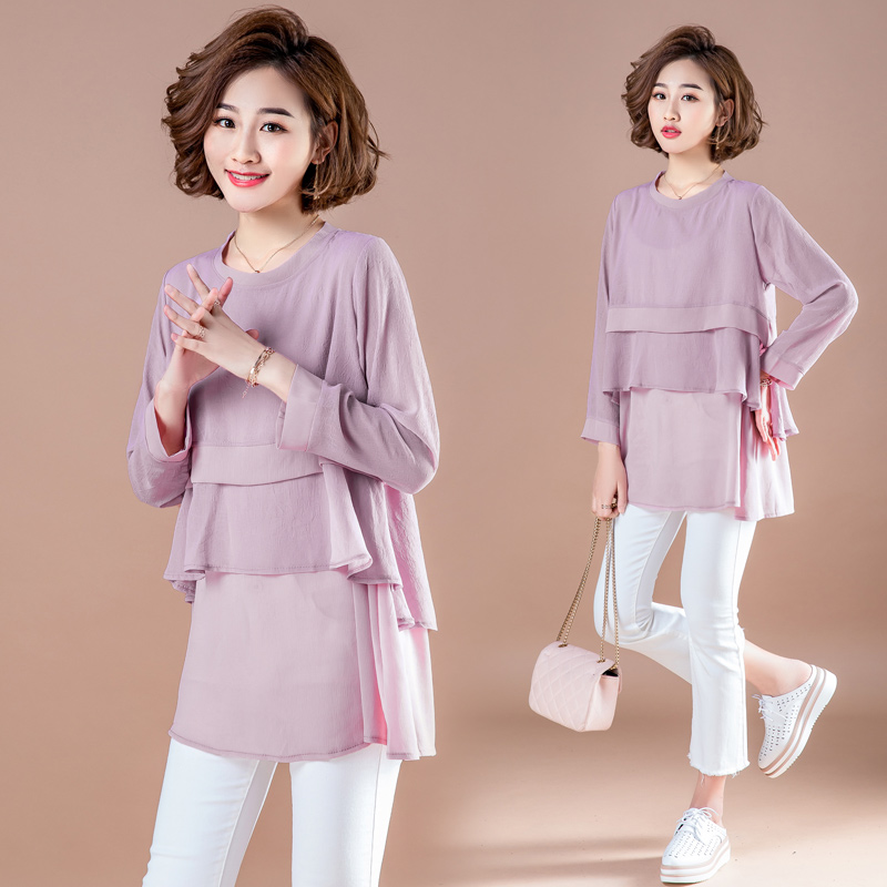 立秋后,媳妇就不再穿裙装了,只认这“雪纺衫+七分裤”,特别美