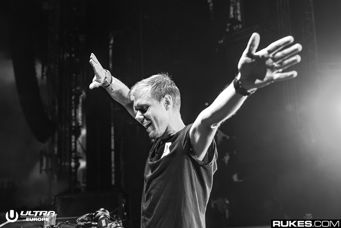 昆山菲比酒吧dj打碟,菲比酒吧dj完整版