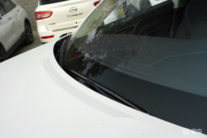 怎样补玻璃裂痕,玻璃有小点裂缝怎么修补