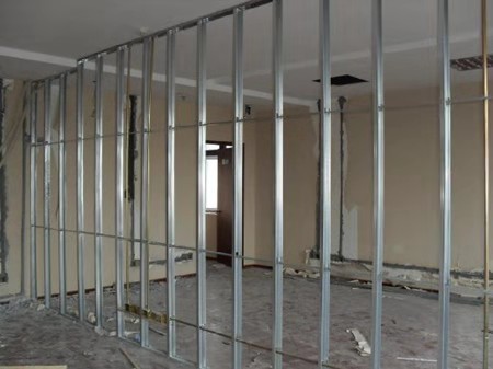 装修轻钢龙骨和木头吊顶哪个好,装修轻钢龙骨吊顶视频全过程