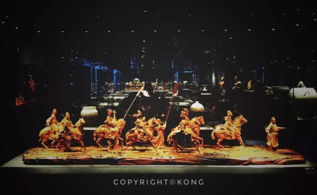 上海观复博物馆地面,上海中心37楼观复博物馆