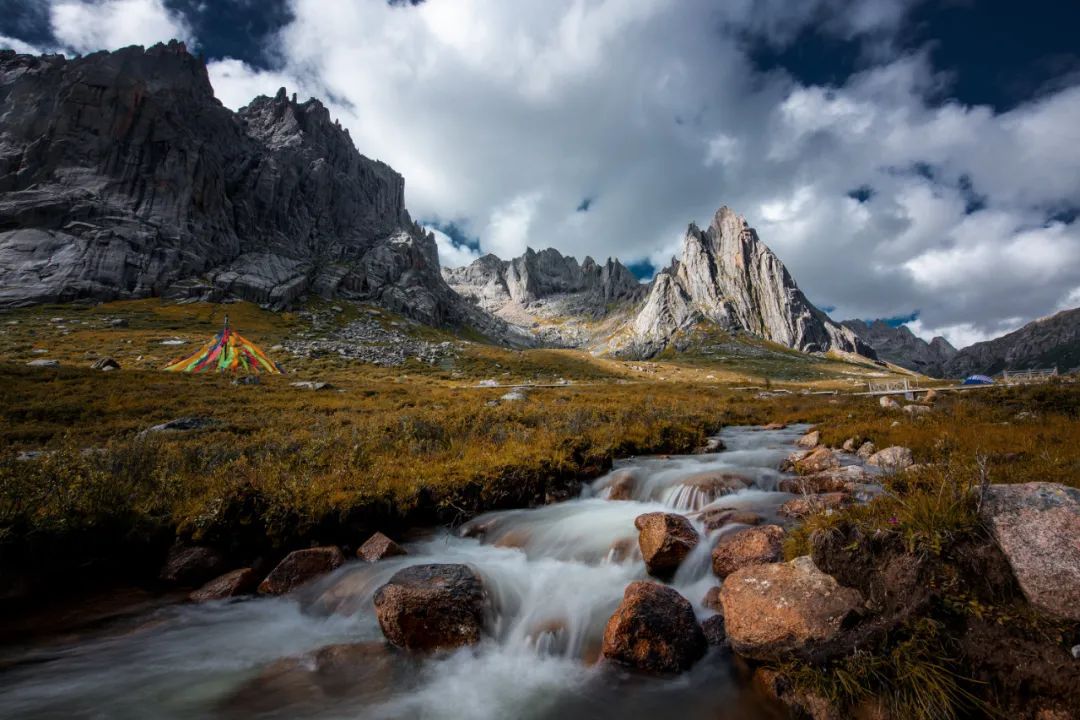 用相机如何拍摄过渡虚化的效果,想拍出高质量的短视频