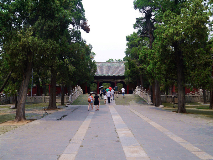 鏇查槣瀛斿簷鍥涘杞洖,鏇查槣瀛斿簷涓囦笘甯堣〃鍖鹃