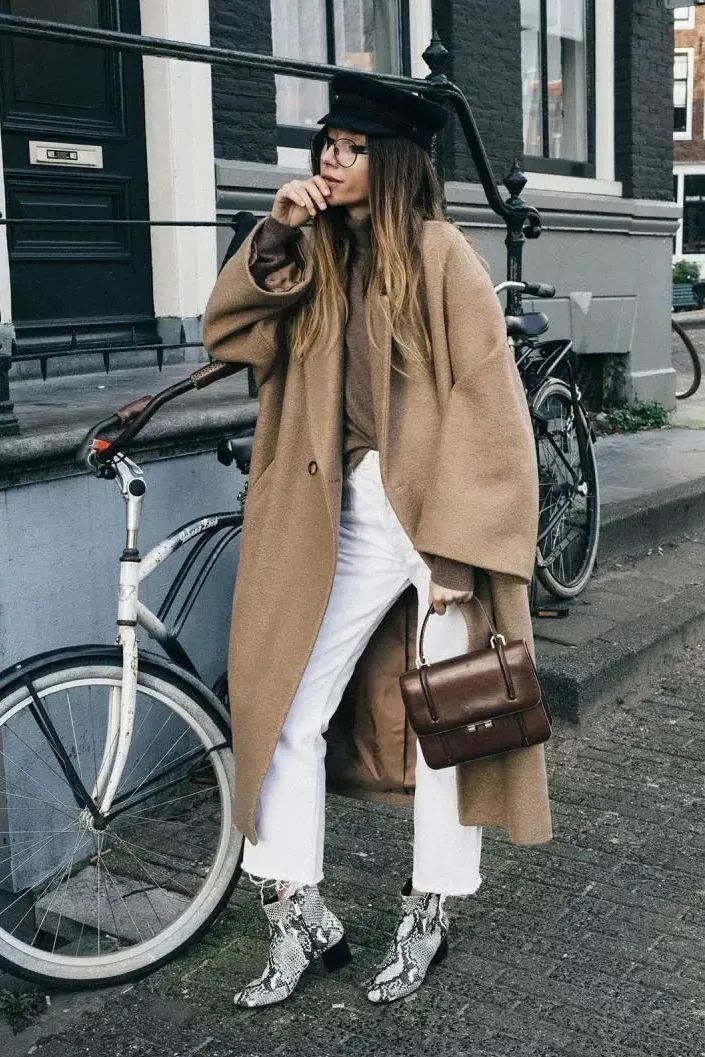 驼色大衣多种风格穿搭攻略,驼色大衣的高级感穿搭示范