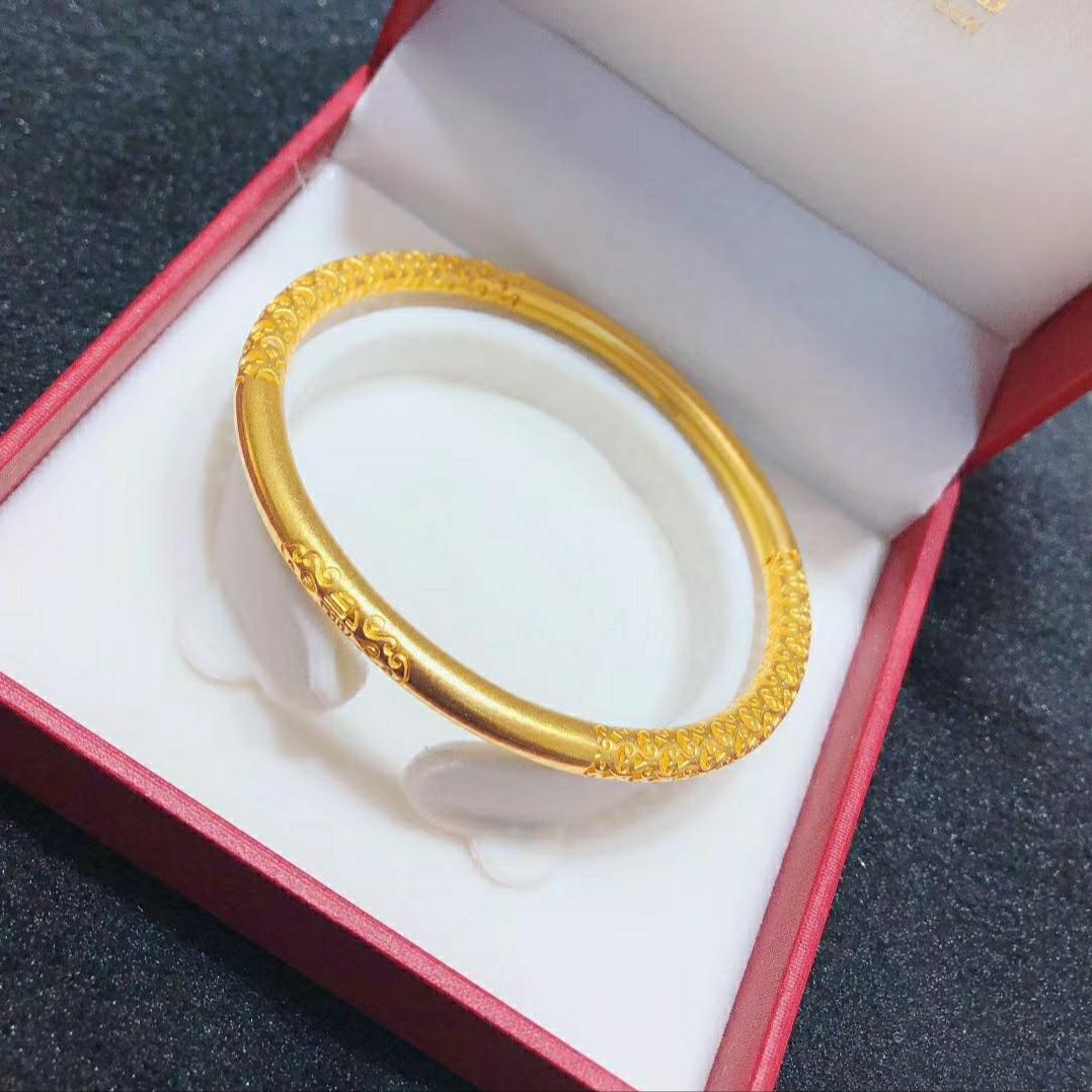 黄金首饰戴久了不发亮怎么清洗,金首饰戴不进去有什么好方法