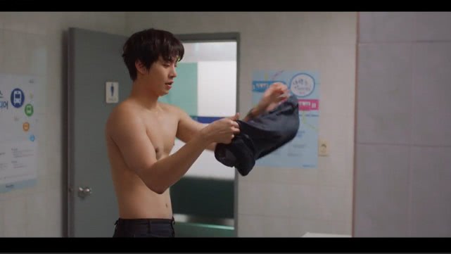 韩国猛男秀8块腹肌人鱼线,韩国猛男秀肌肉