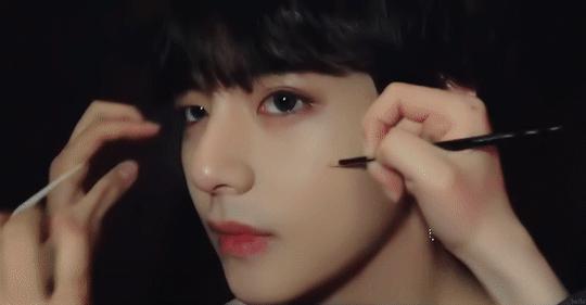 防弹少年团制作卡通玩偶,防弹少年团成员合作