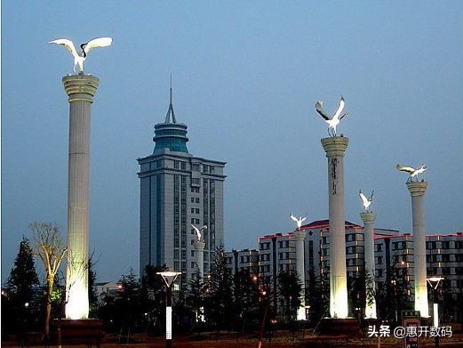 一个真实的故事一首歌音频,一个城市一座小镇的故事