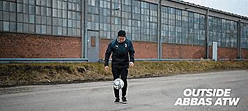 运动员的花式操作,花式过人技巧足球教学