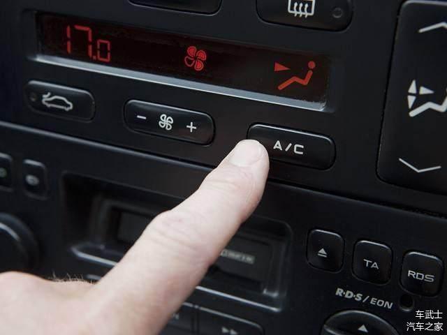 冬天开车车玻璃上有哈气怎么办,冬天汽车玻璃有哈气怎么处理