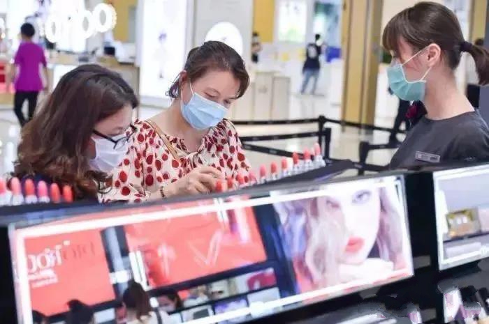 口红一哥是被谁打败的,口红一哥对战马云