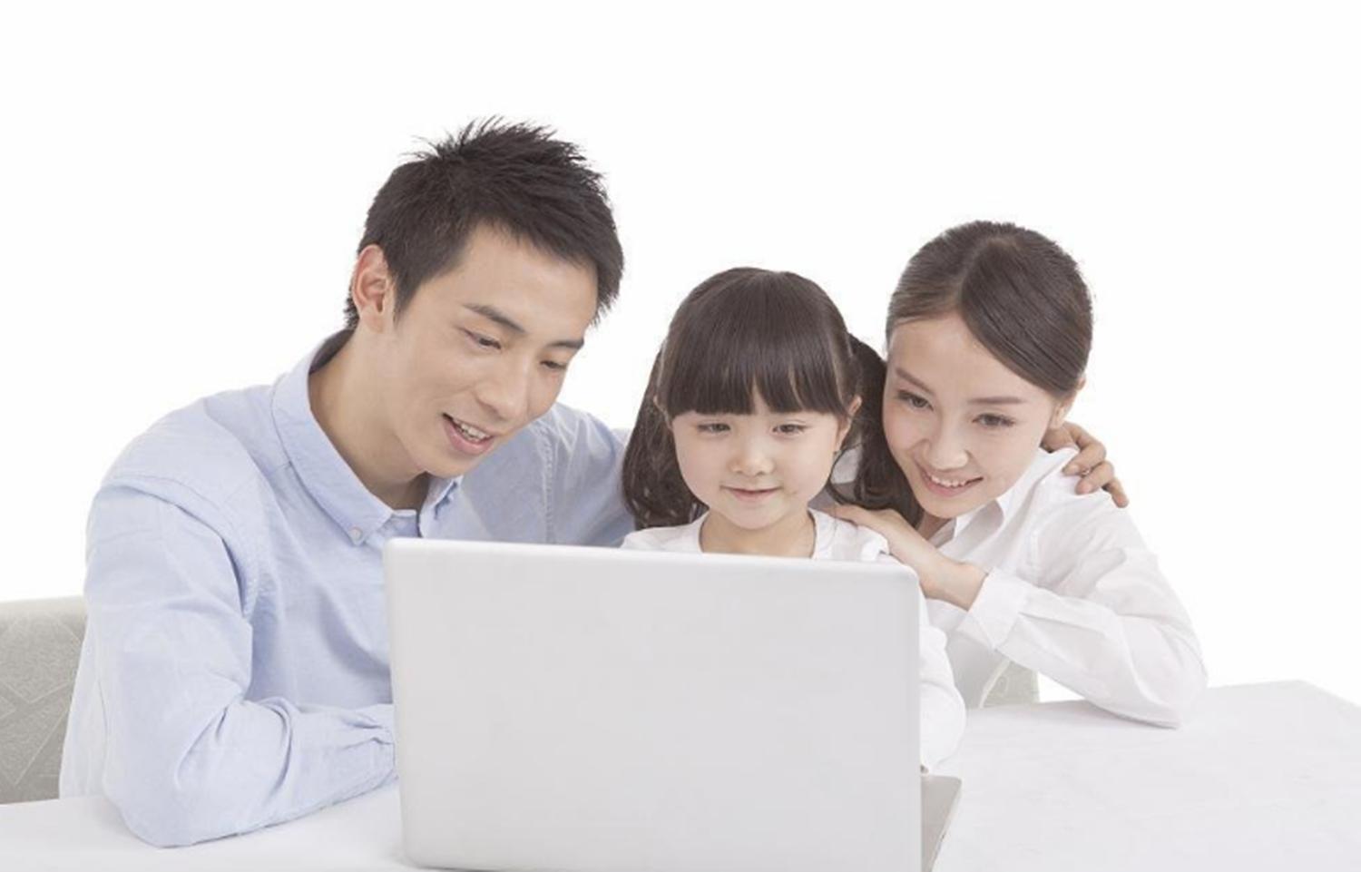 女童反复长红疙瘩,4岁女宝脸上起癣