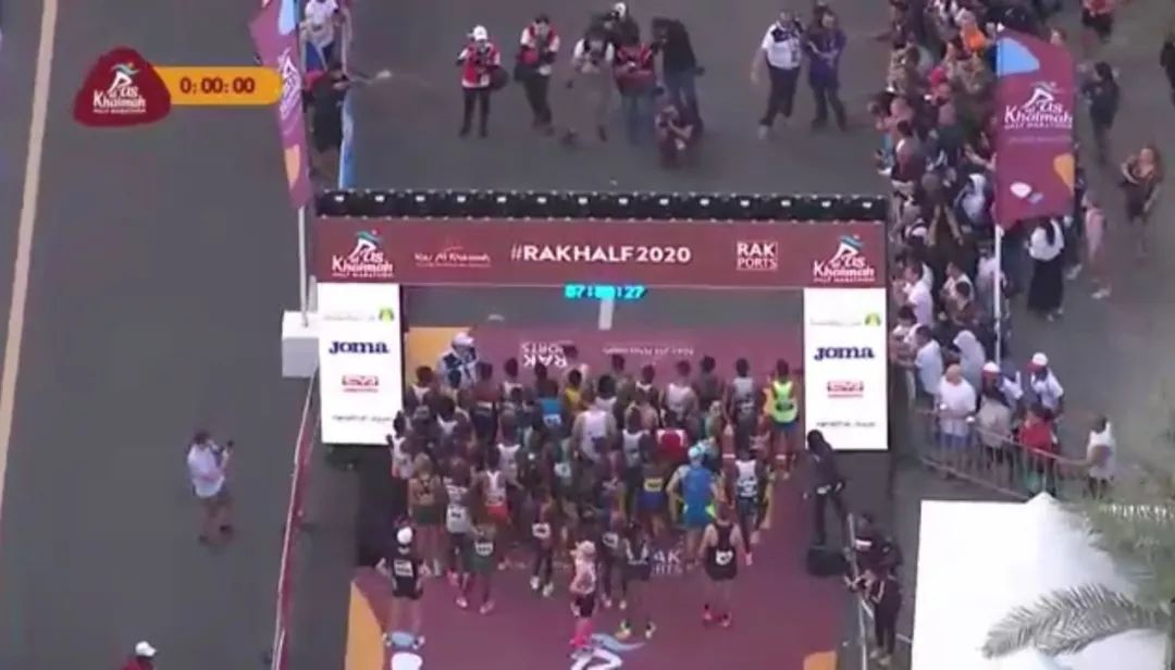 厉害！女子半马世界纪录被打破，成绩1小时04分31秒