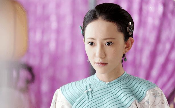 爱情公寓里的诺澜是不是整容了,爱情公寓诺澜认出曾小贤