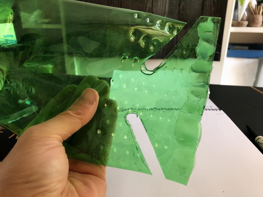 废物利用手工假山鱼缸,矿泉水瓶废物利用养金鱼