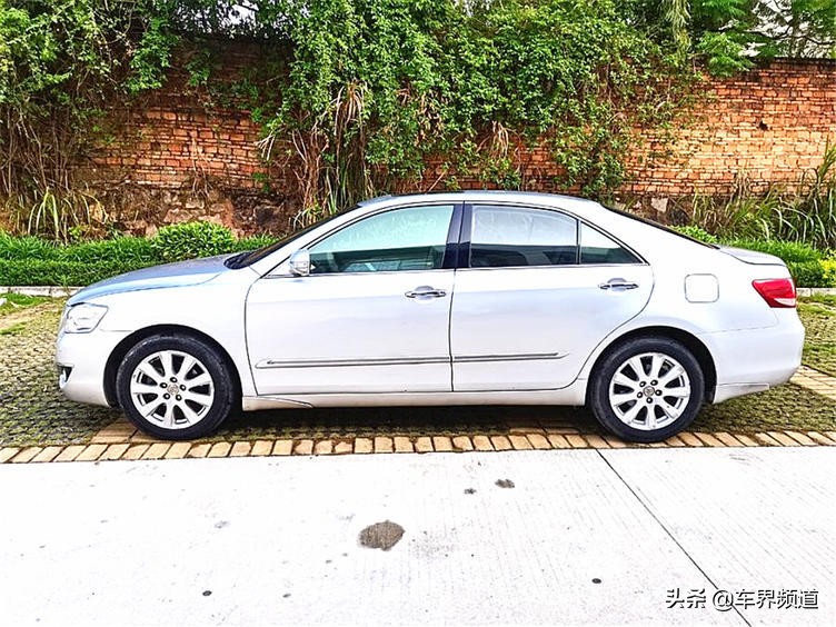 目前最好的六代凯美瑞,中庸新中式设计