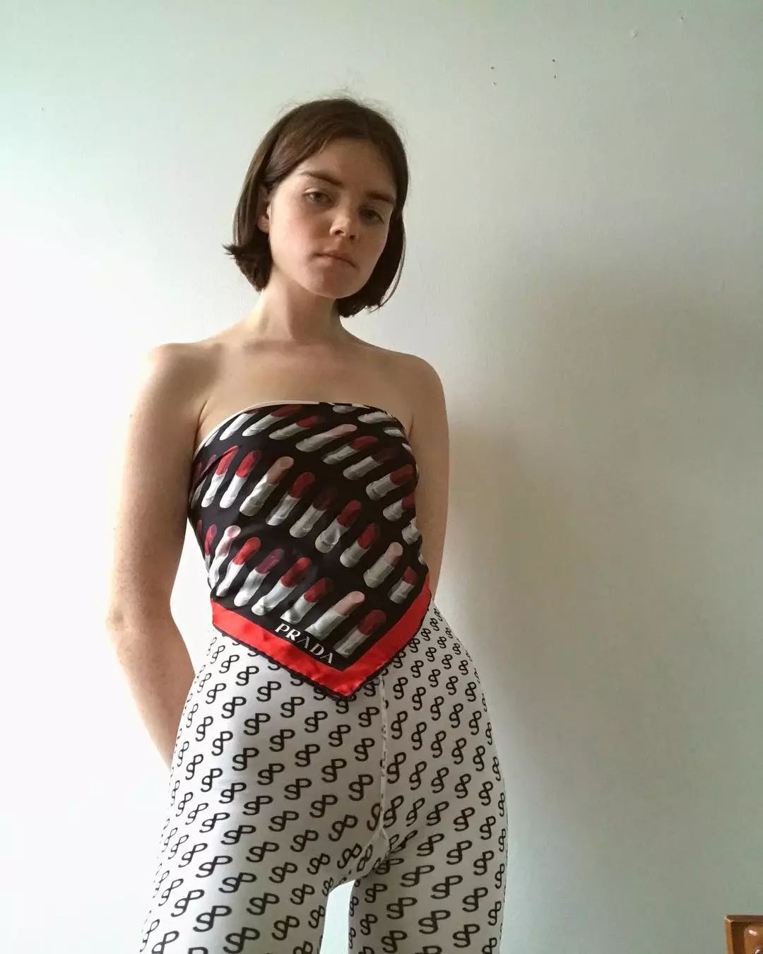 一条丝巾有多种搭配方法,丝巾的十种搭法